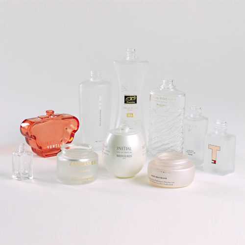 Foiling and screen printing on cosmetic plastic containers