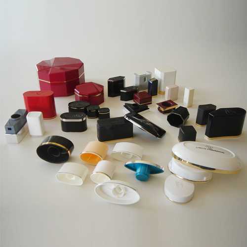 Foiling on cosmetic plastic containers' lid