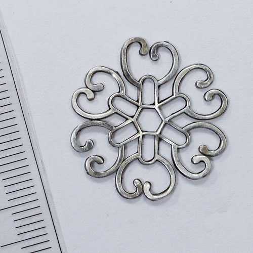 Critical laser cutting on metallic surface